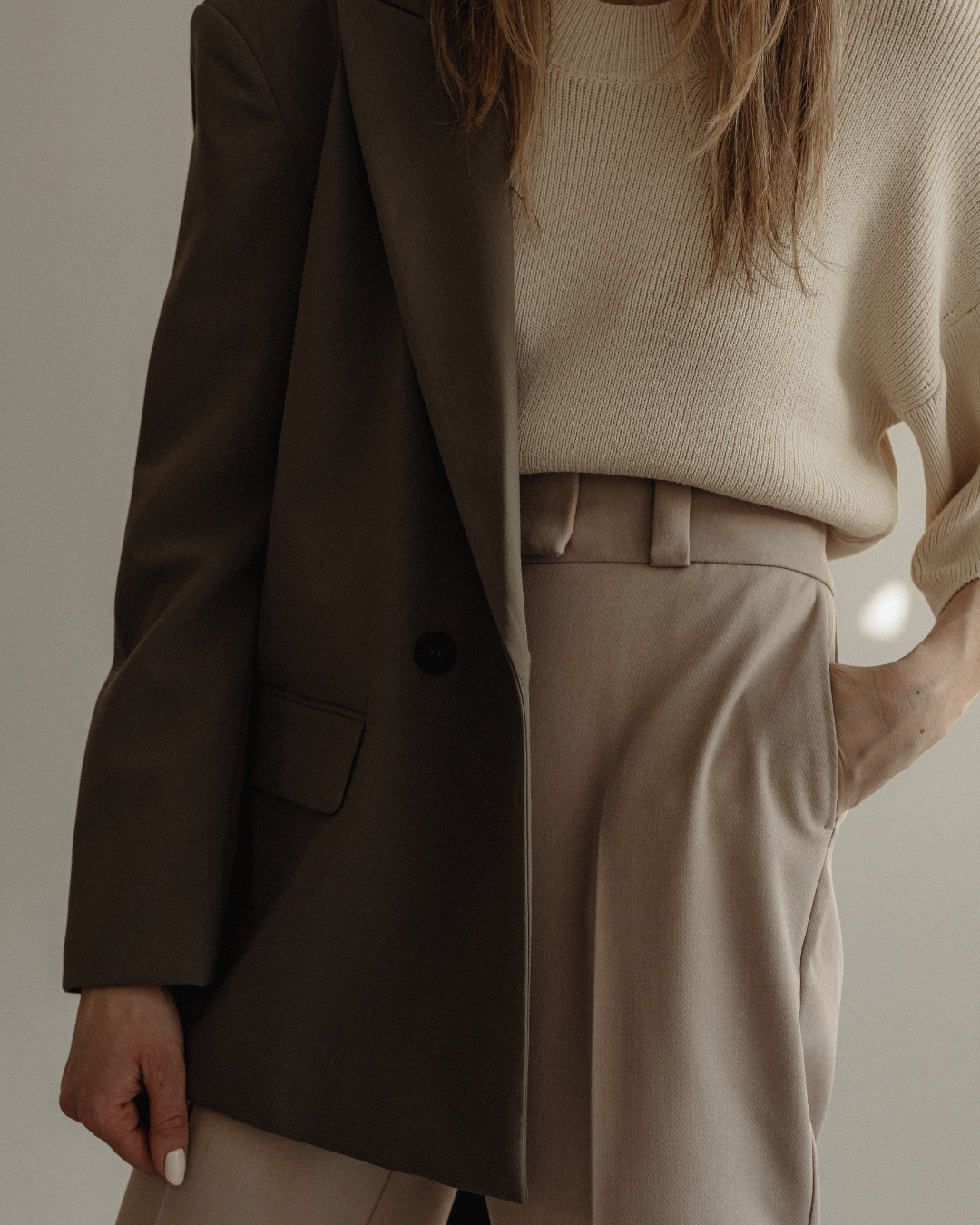 neutral branding photoshoot outfit with blazer and tailored trousers